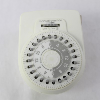 Toastmaster Wall Plug Outlet 24-Hour Lights & Appliances Dial Timer Model 12-925