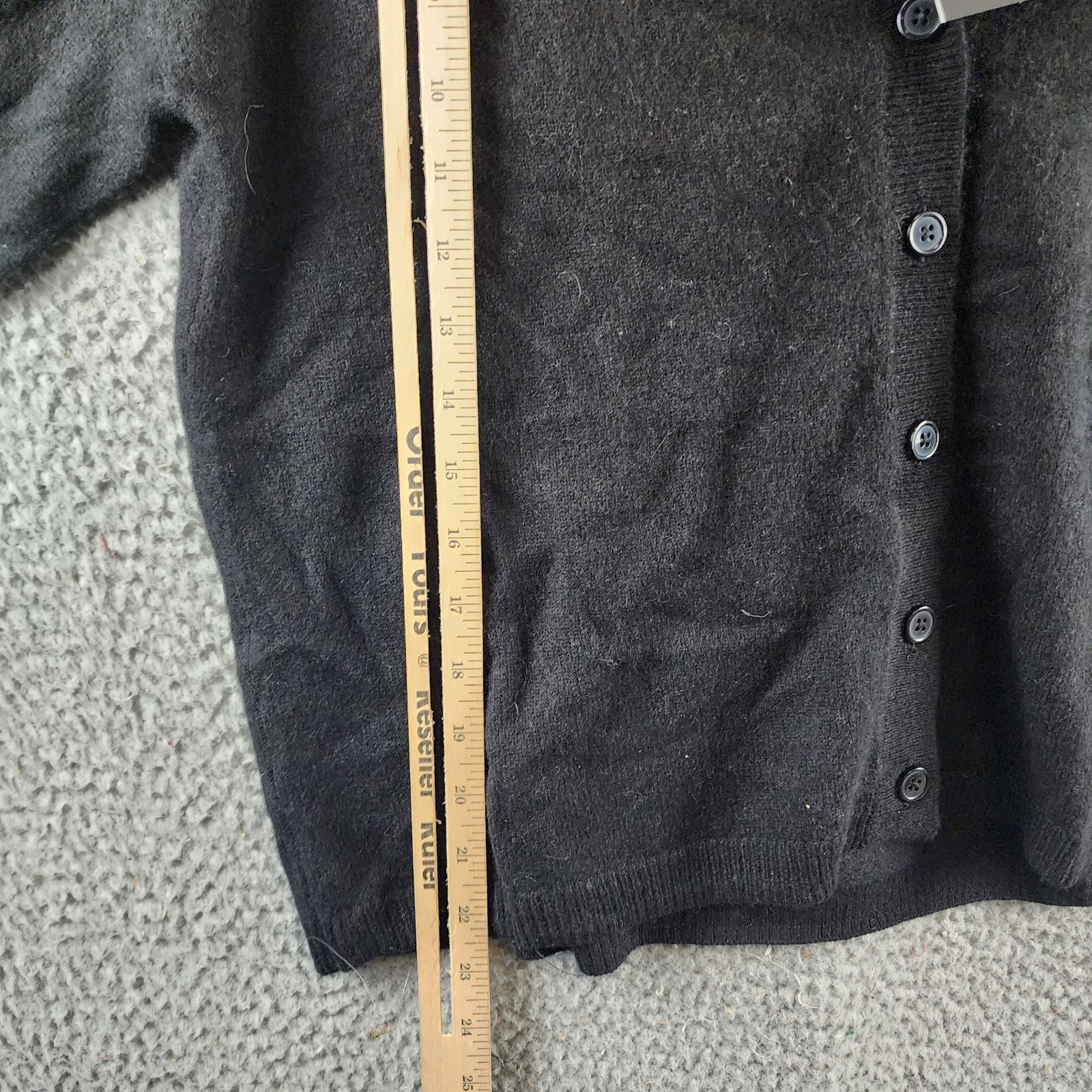 C by Bloomingdale's Cashmere V-Neck Cardigan Women's S Black Button Front L/S - Picture 9 of 13