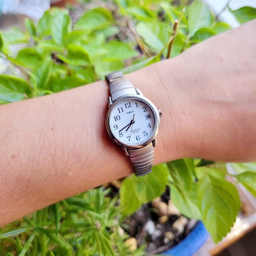 Vintage Timex Indiglo WR 30M Classic Silver Calendar Womens