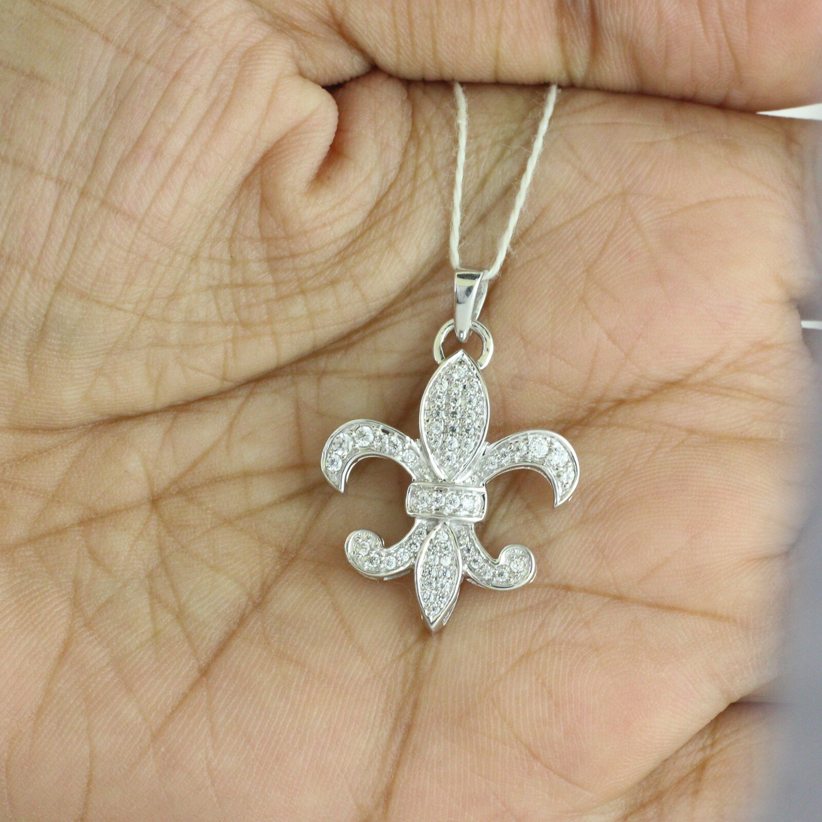 Pre-owned Halojeweler Deal 0.35 Ct Natural Round Diamond Fleur De Lis Charm Pendant 14k White Gold
