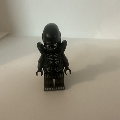 Xenomorph Alien Minifigure