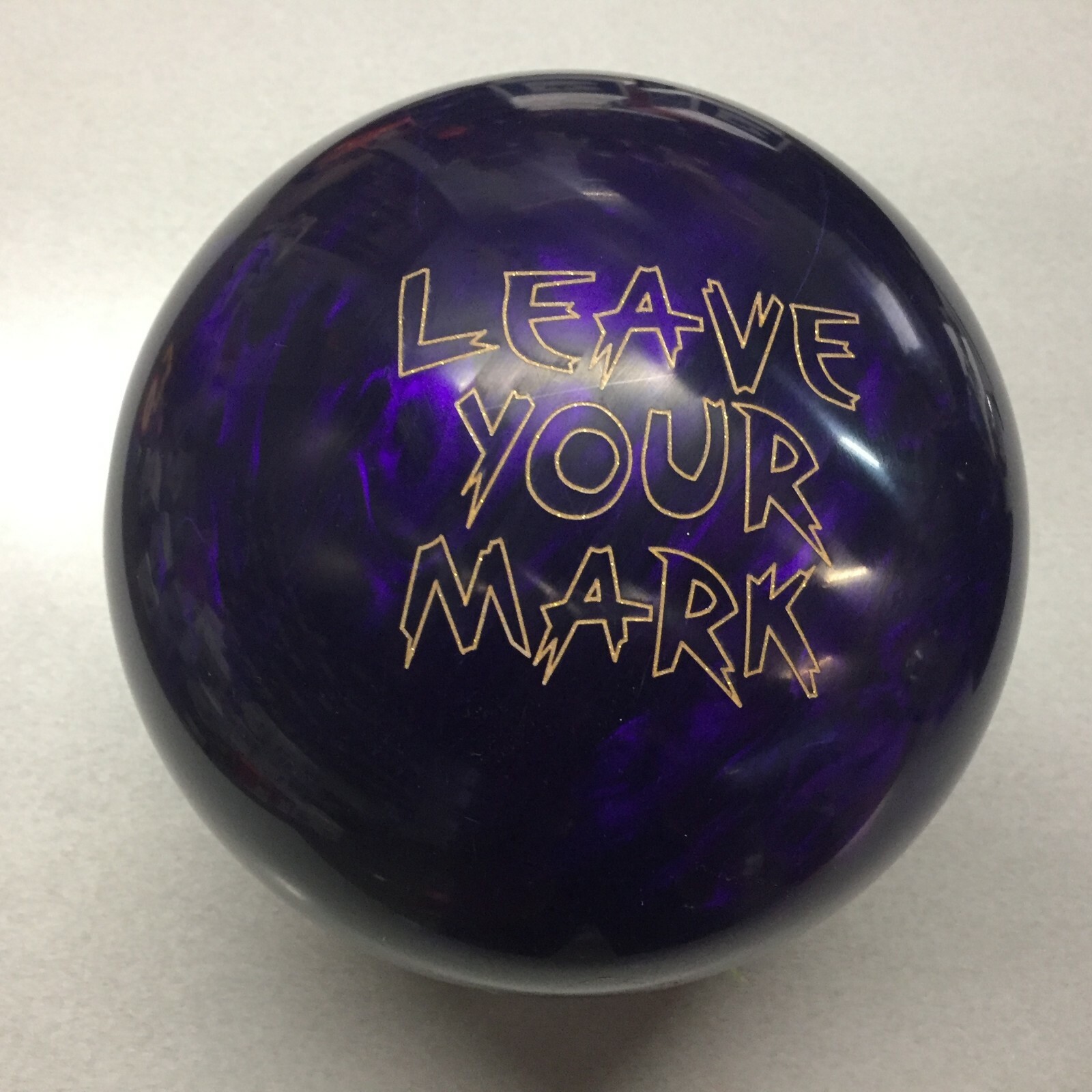 DV8 VANDAL SAVAGE  1st quality   BOWLING  ball  15 lb   NEW IN BOX