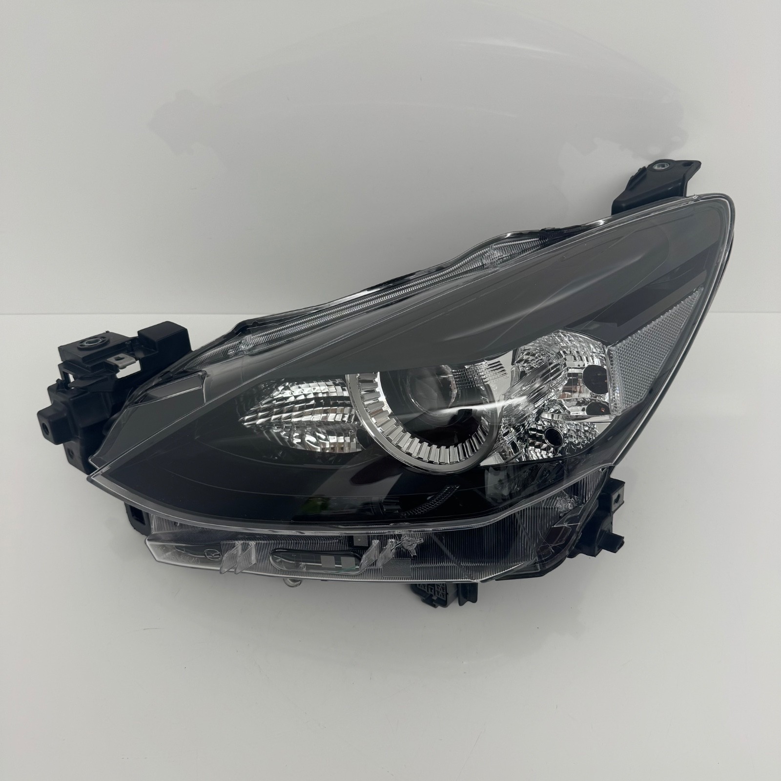 MAZDA2 純正LEDヘッドライトレンズ左 D43N-51040 Mazda 2 Koito D43N-51040 Headlight Lamp Left Side 2020 2021