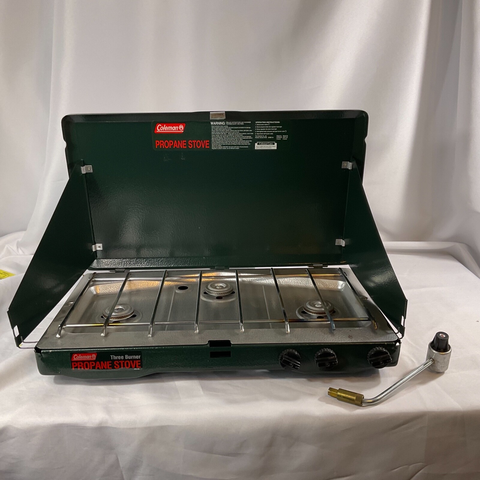 Vintage Coleman 3 Burner Propane Camping Stove 5433700 with carrying