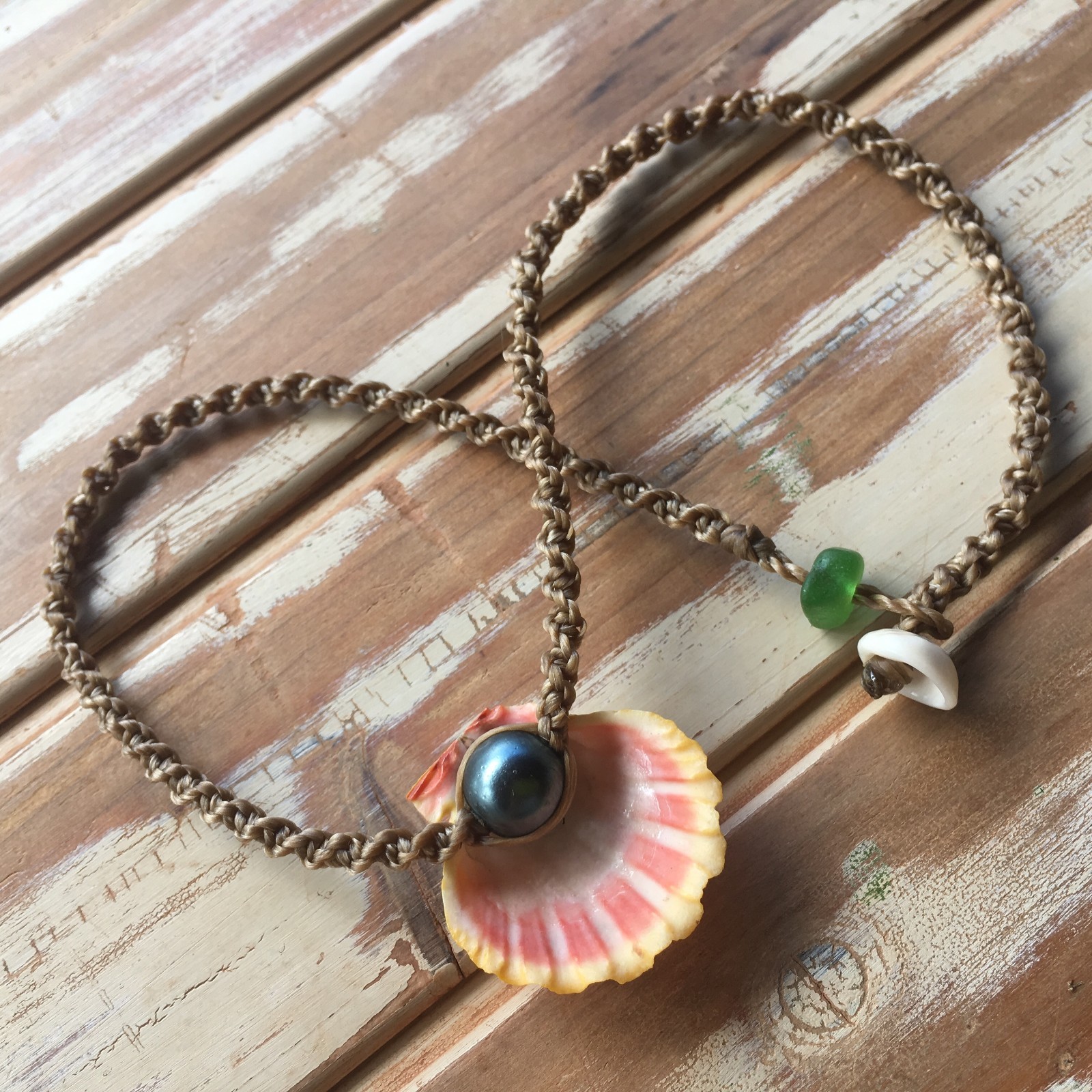 Classic Hawaiian sunrise shell necklace