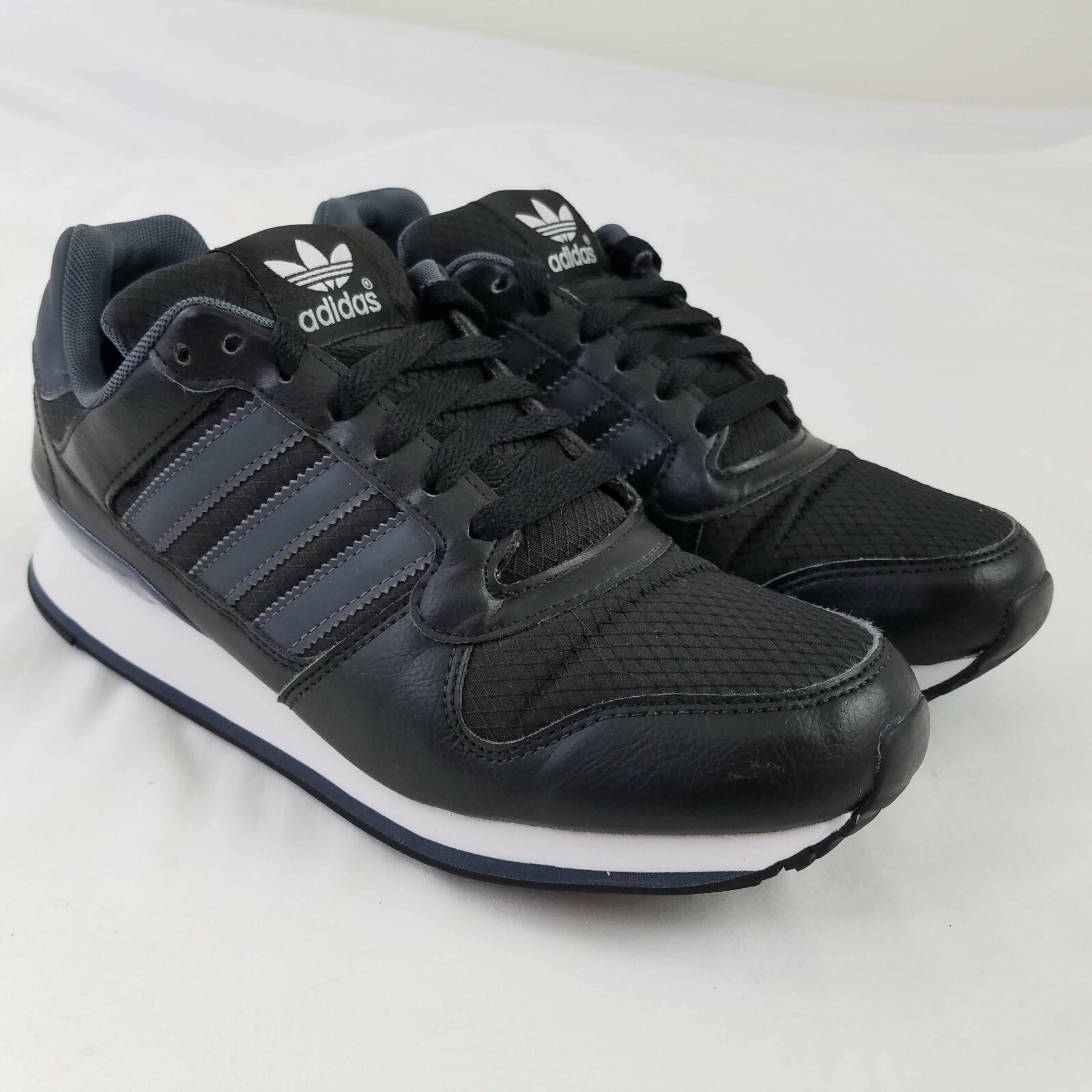 ADIDAS ZXZ Classic Men's Size 8.5 The Brand with The 3 ADIDAS ZXZ Classic Men's Size 8.5 The Brand with The 3