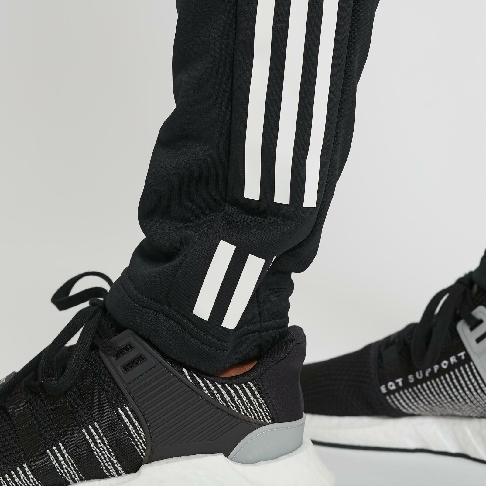 black adidas flashback