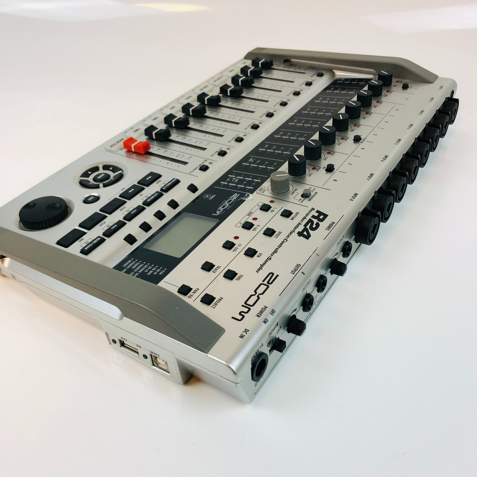 Zoom R24 Multi-Track Recorder - 24-Track, Integrated Drum Machine, USB Interface - Picture 11 of 12