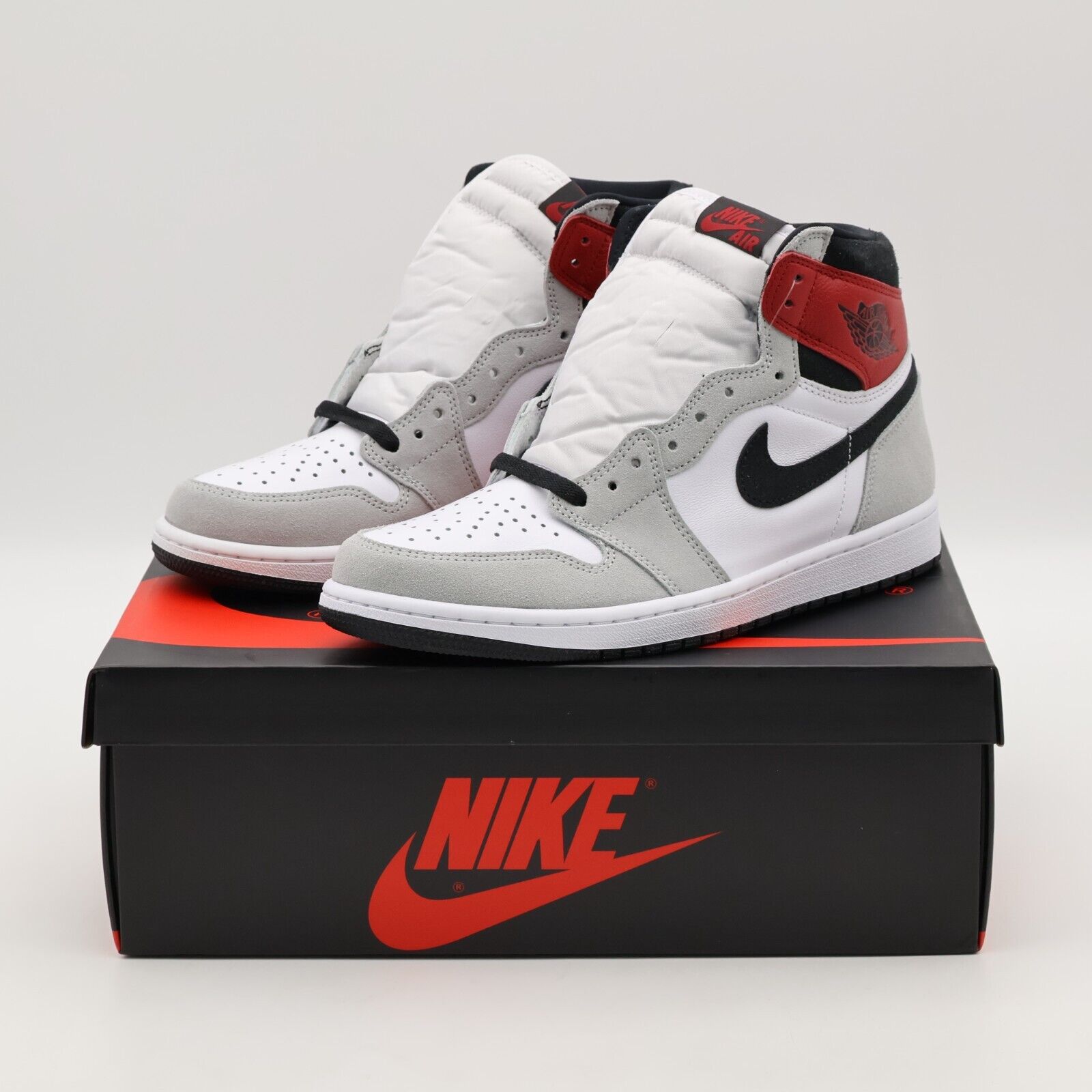 555088-126 Nike Air Jordan 1 High OG Light Smoke Grey Black 555088-126 Nike Air Jordan 1 High OG Light Smoke Grey Black