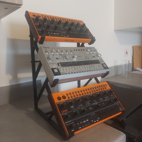Behringer CRAVE ＆ TD-3 セット 3 Tier Behringer Crave Spice Edge TD-3 RD-6 Desktop Synth