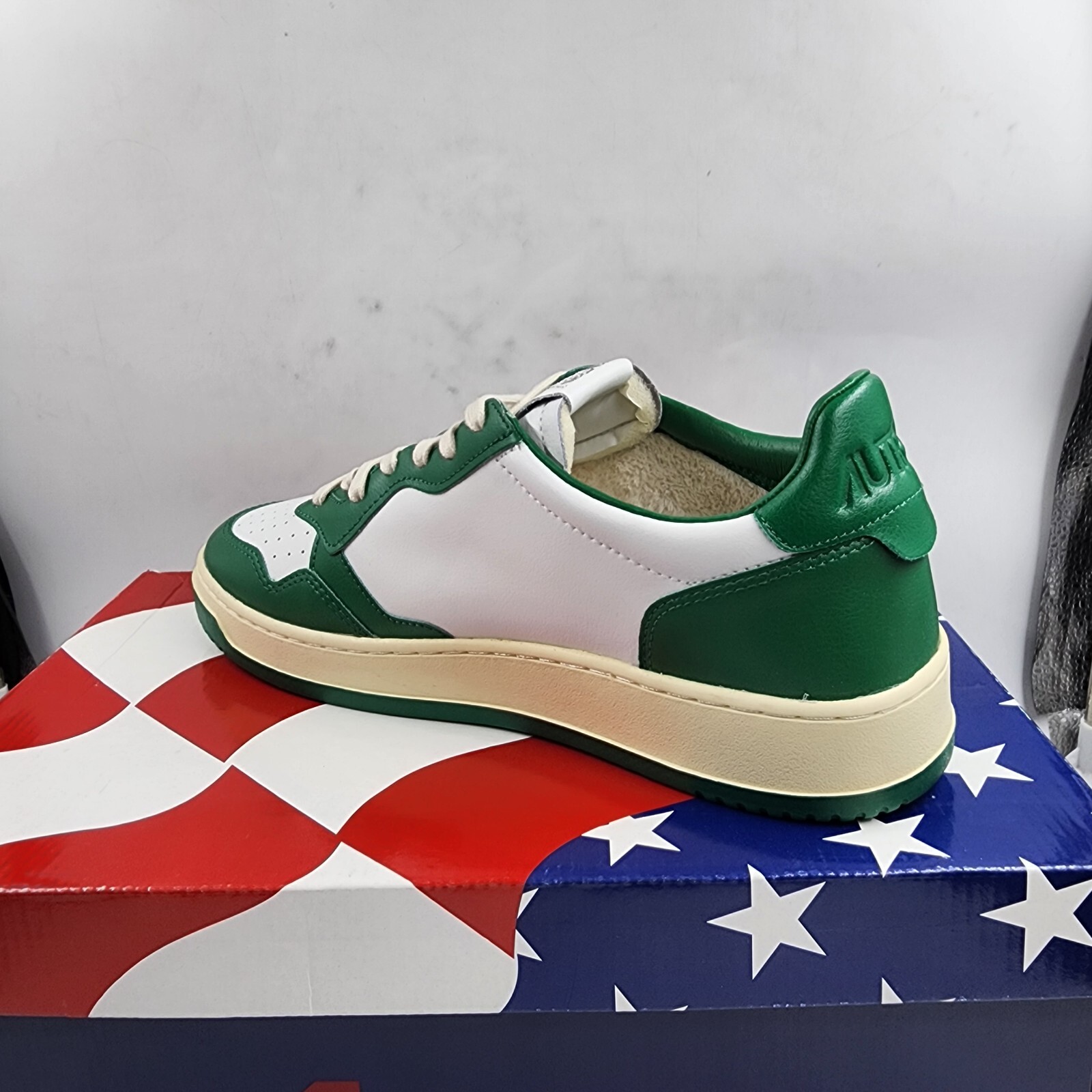 Autry Medalist Leather Low Top Sneakers Men's 13US White/Green Lace Up Closure - Picture 14 of 17