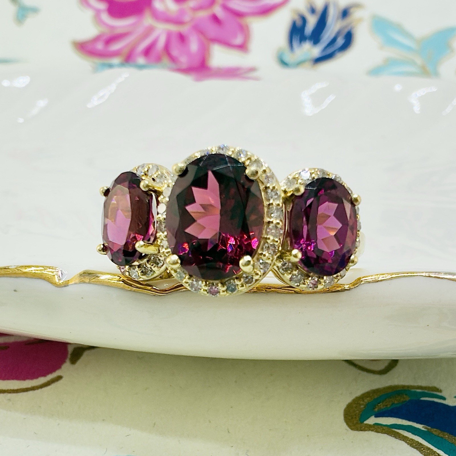10K Yellow Gold Genuine Rhodolite Garnet & Diamond Three Stone Ring, Sz 6.5, New - Picture 10 of 11