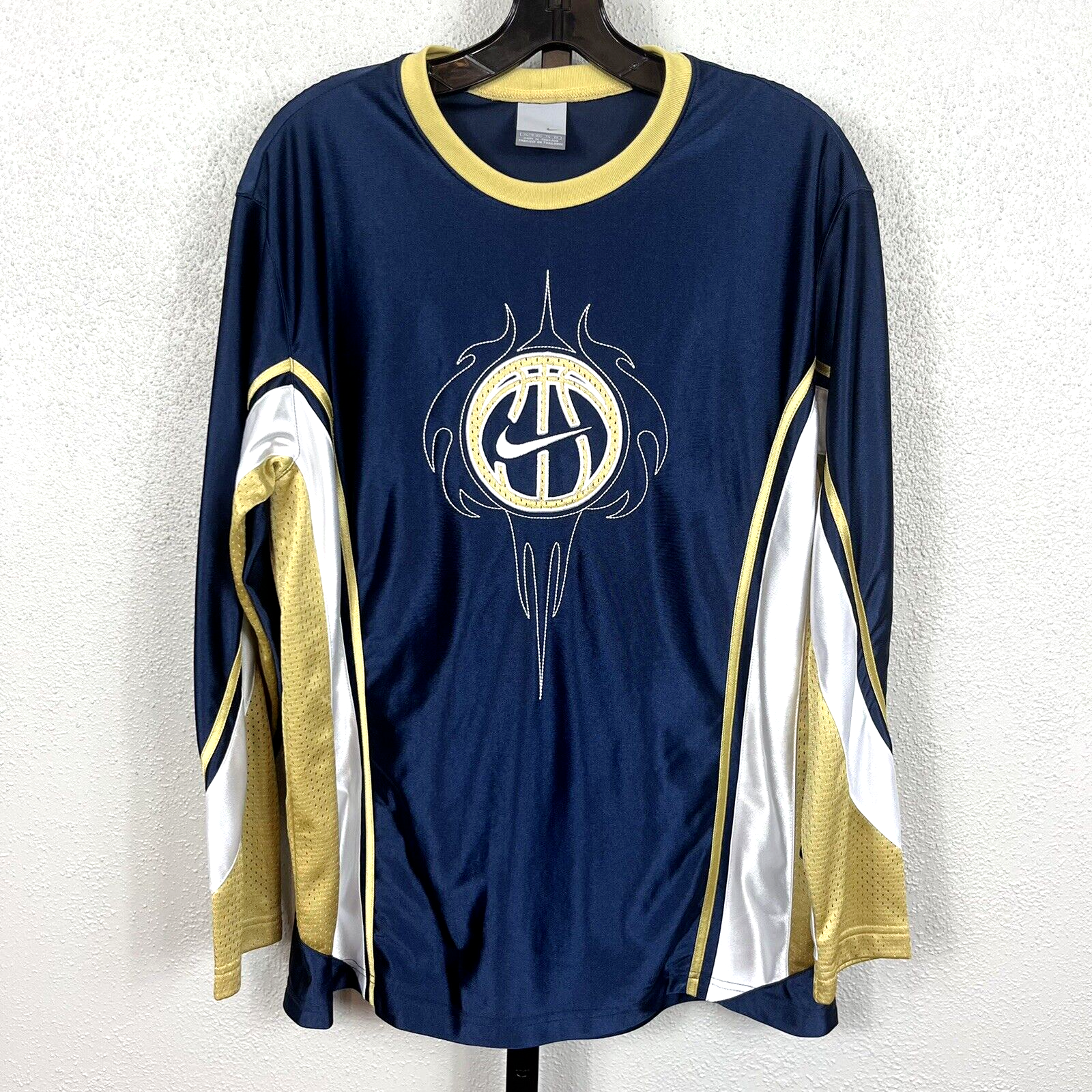 Vintage Nike Basketball Long Sleeve Warm-up Shirt Center Vintage Nike Basketball Long Sleeve Warm-up Shirt Center