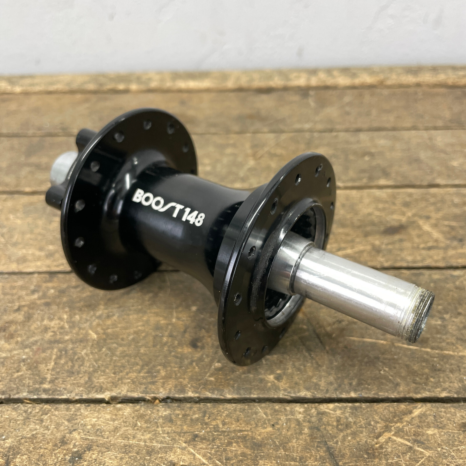 Bontrager Boost 148 Rear Hub 28 Hole J Bend 148 mm IS 6 Bolt