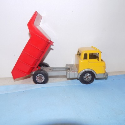 Vintage Hubley 1490 Ford ??? Dump Truck VCG working dump red  yellow cab