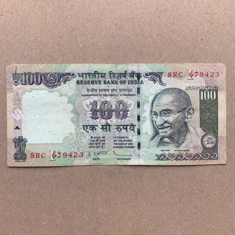 Mahatma Gandhi Paper Money India Banknote 100 Rupees 2011 Indian Currency