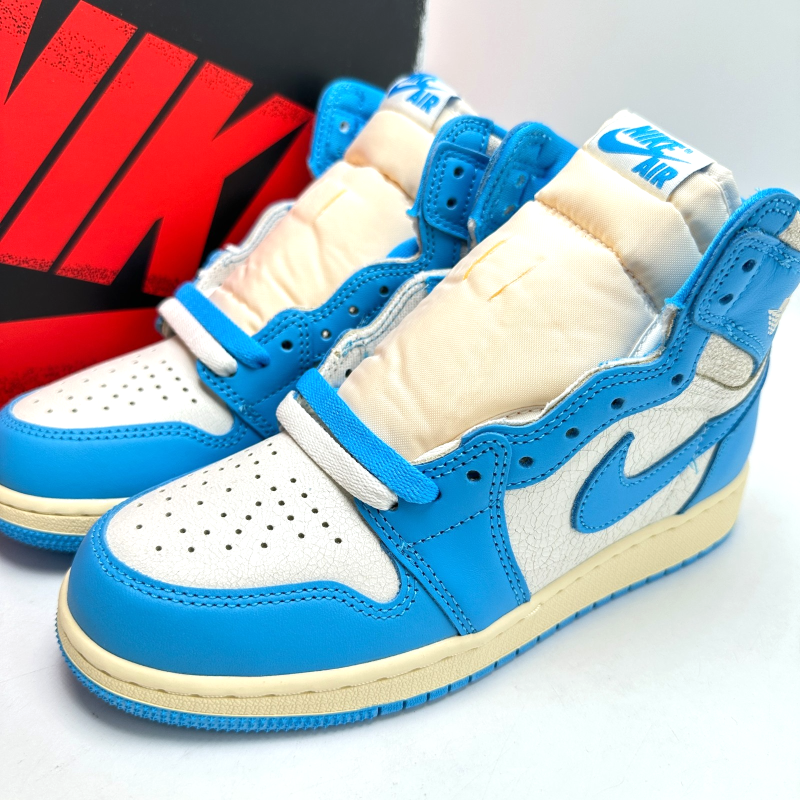 美品AIR JORDAN JORDAN 1 RETRO HIGH OG UNC Nike Air Jordan 1 Retro OG High Obsidian UNC 555088-140 Size