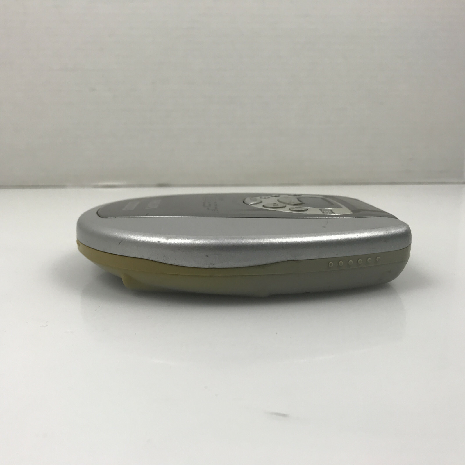 NICE! PHILIPS X-TREME 25 ESP3 Portable CD Player AZ 7880/17 - FREE SHIP 4.C4