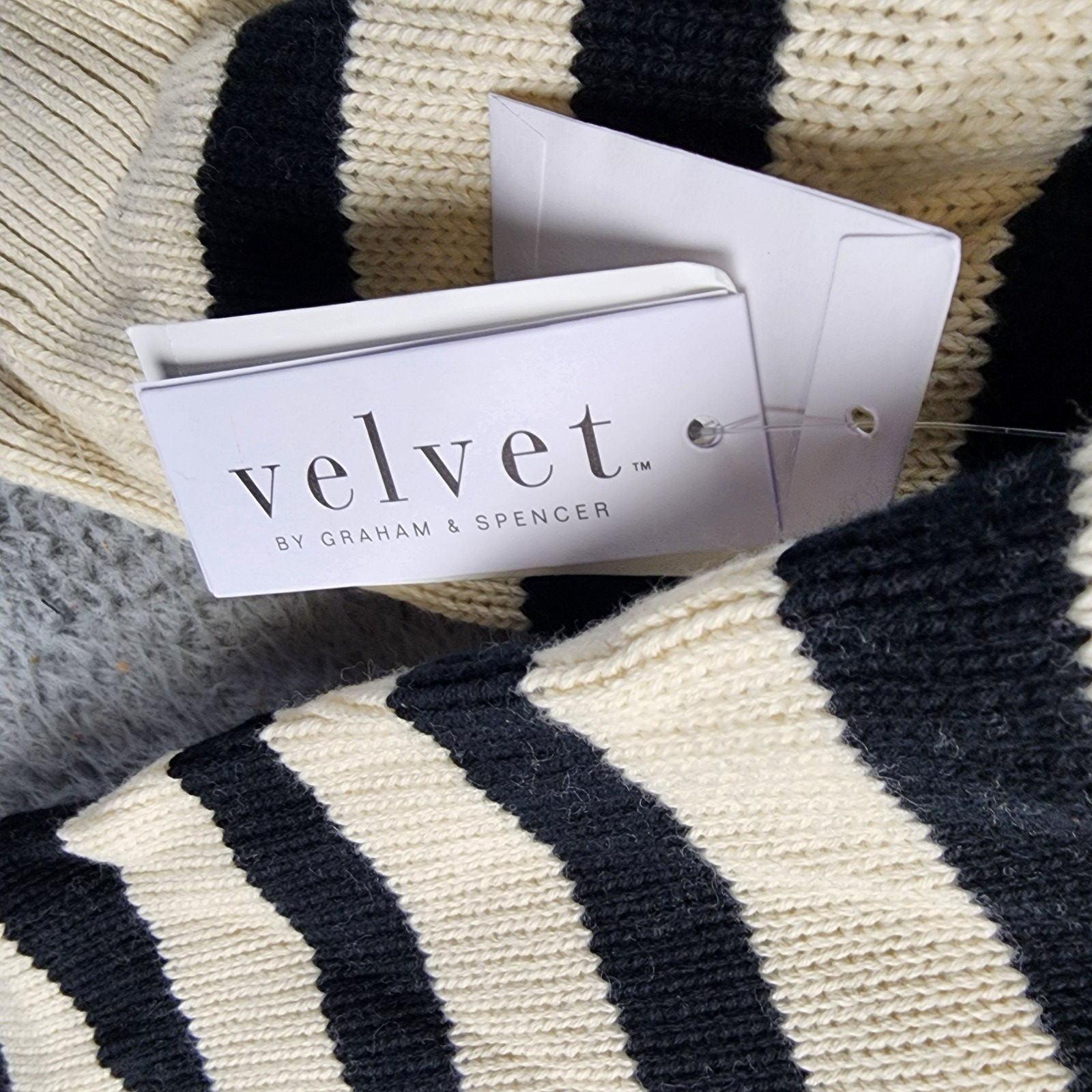 Velvet by Graham & Spencer Cashmere Blend Elodie Cardigan Women's XS Cream/Black - Picture 6 of 14