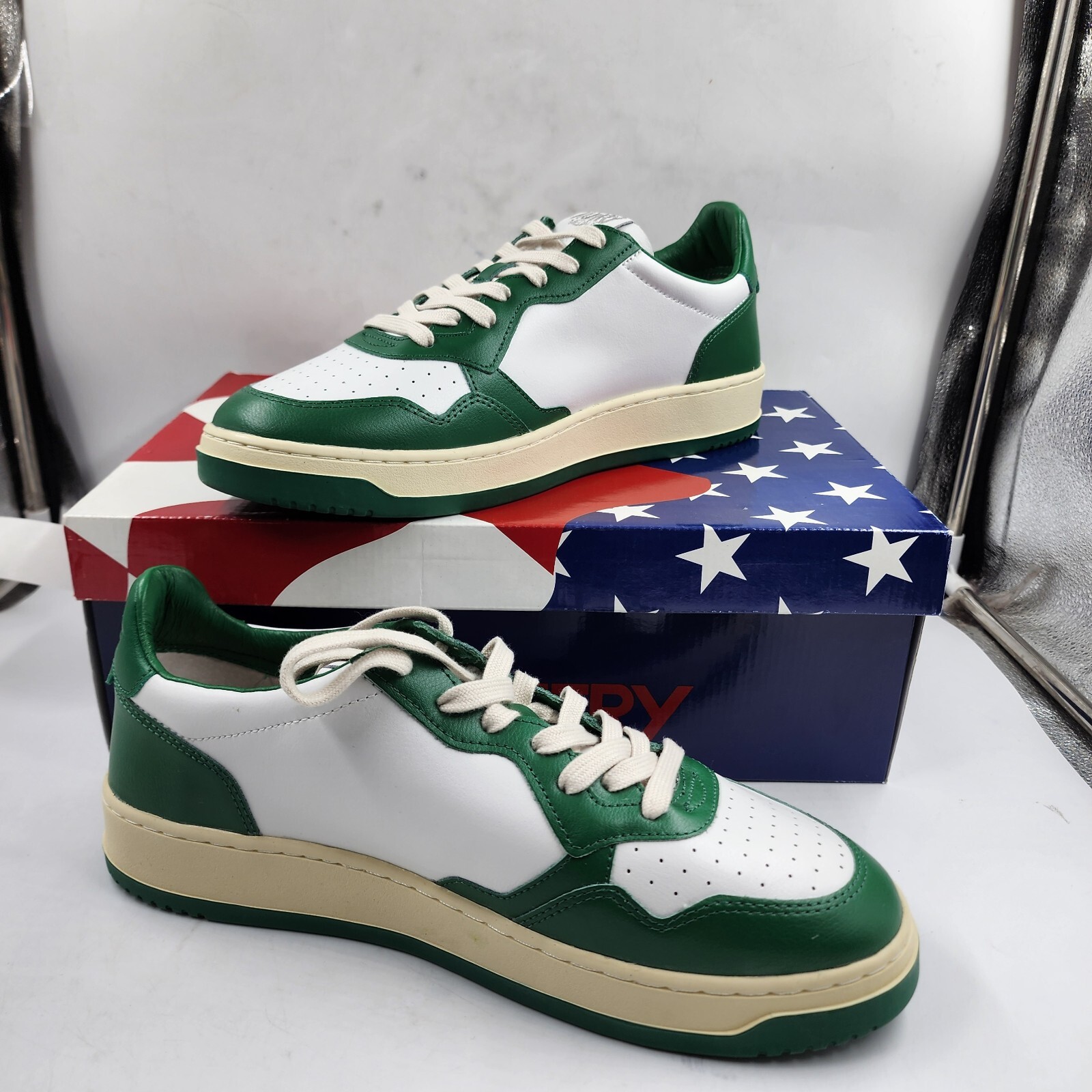 Autry Medalist Leather Low Top Sneakers Men's 13US White/Green Lace Up Closure - Picture 2 of 17