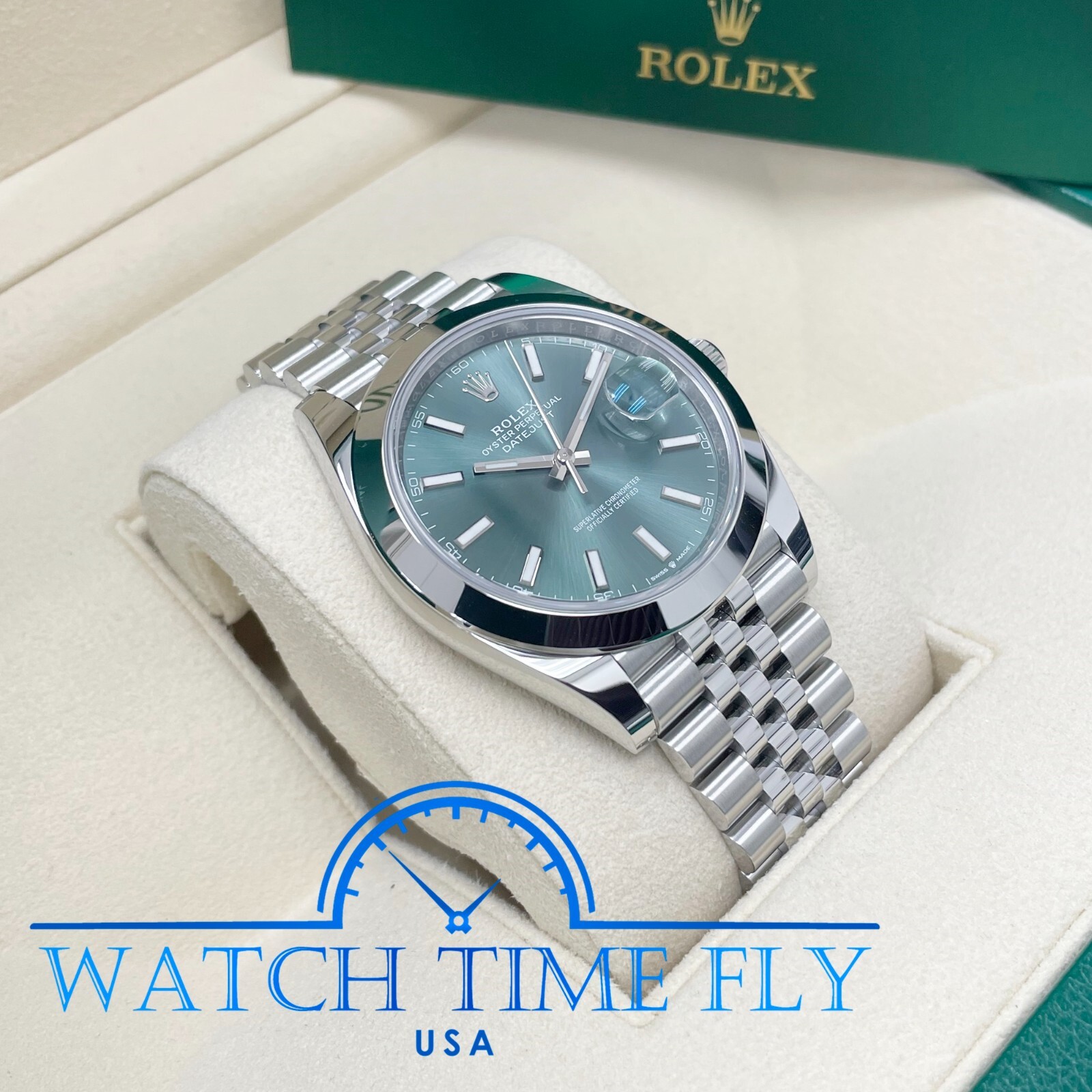 Pre-owned Rolex 2022 Datejust 41mm Smooth Bezel 126300 Mint Green Dial Jubilee Bracelet