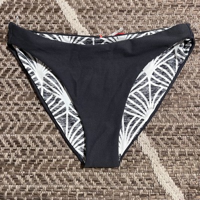 Maaji bikini bottoms Sz M NWOT