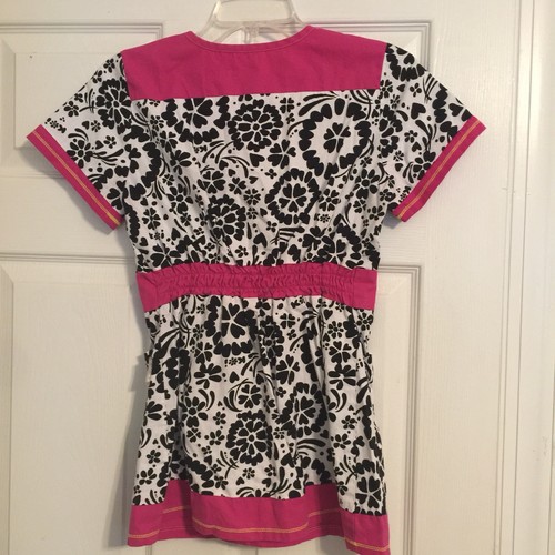 KOI scrub top XSMALL floral black white with pink trim top Koi by Kathy Peterson