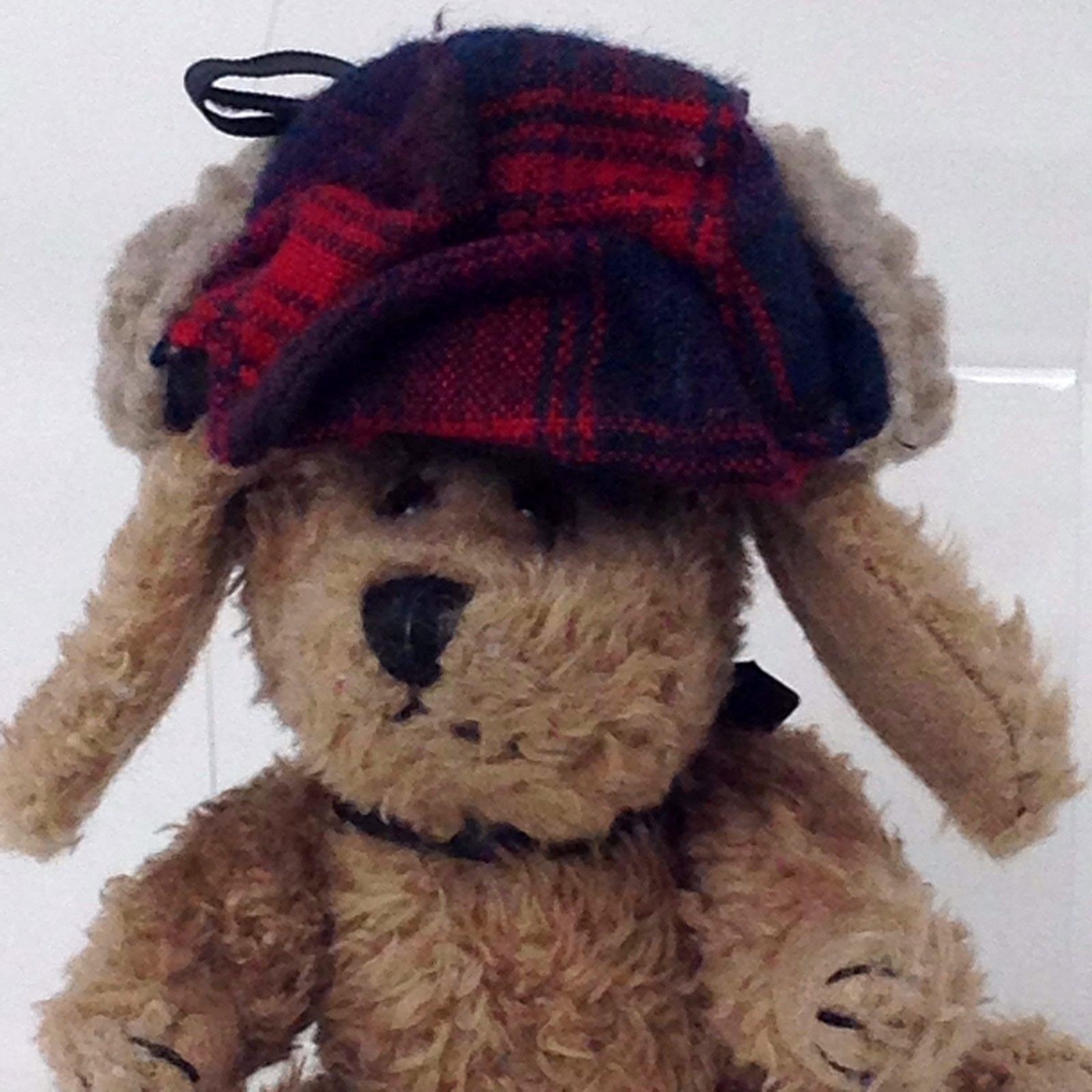 1997 Boyds Bears Indy Hunting Dog in Red Plaid Hunting Cap 5.5