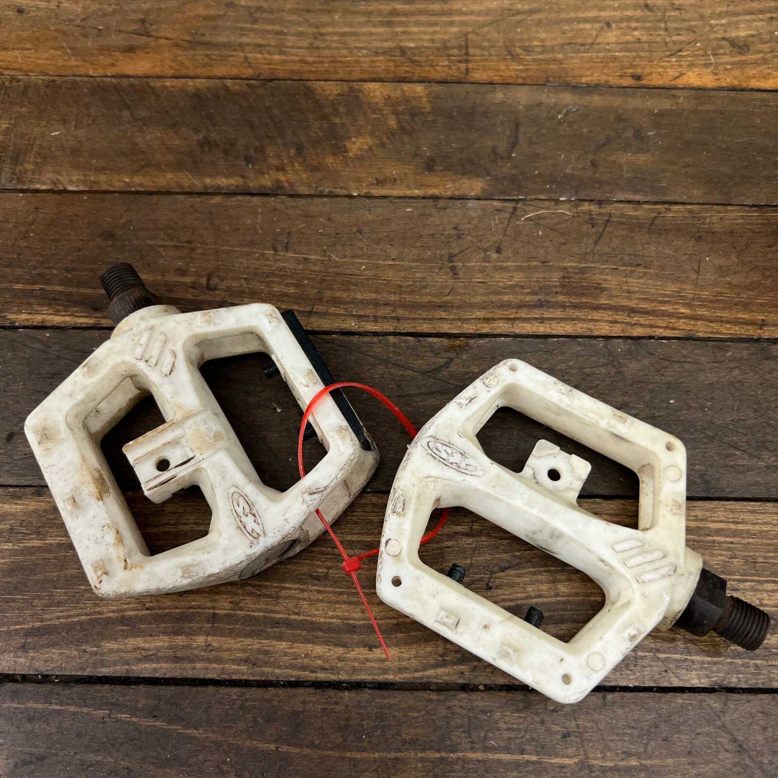 Shino’s WHITE PEDAL SHINOS WHITE PEDAL SN:81【現物写真】 シノーズ 【 りんくう