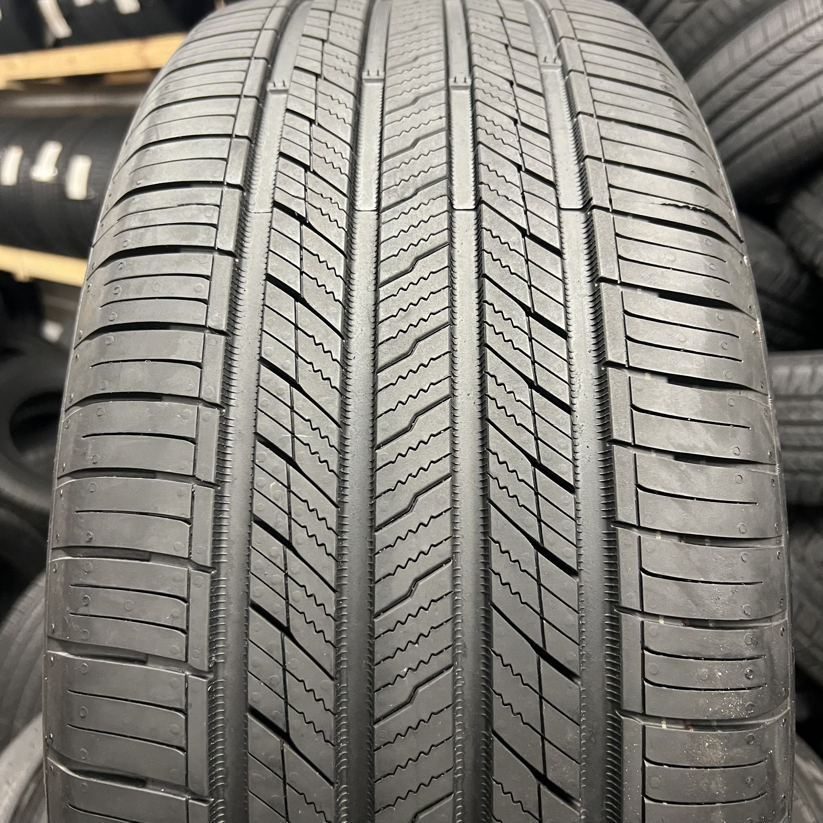 1 LikeNew Tire Hankook Dynapro HPX RA43 BMW 245/50R19 105H DOT.2224 9/32
