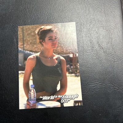 Cnt James Bond World Is Not Enough 1999 #30 Denise Richards Dr. Christmas Jones