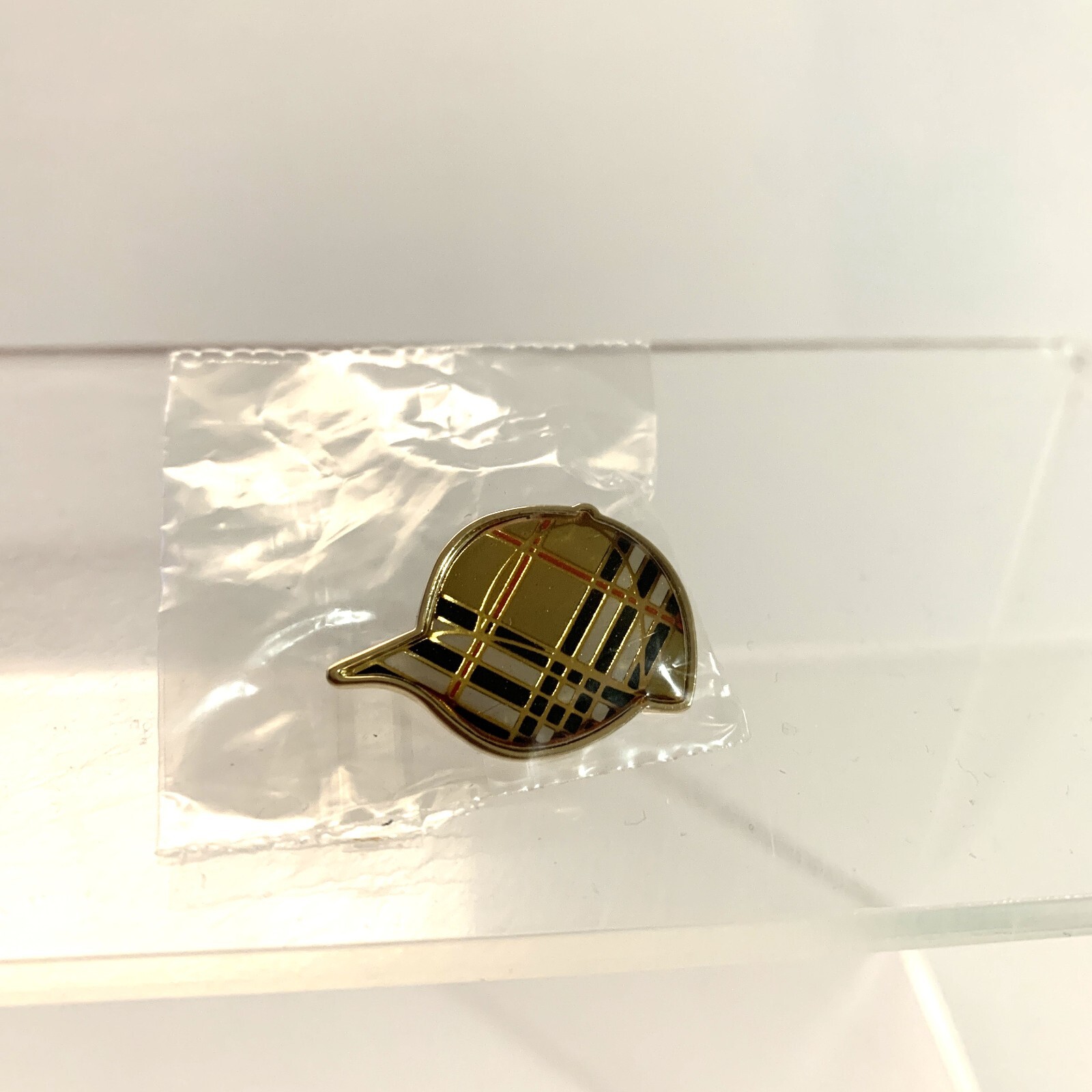 Burberry London Pin Nova Check Hat Cap Designer Brooch Gold Burberry London Pin Nova Check Hat Cap Designer Brooch Gold