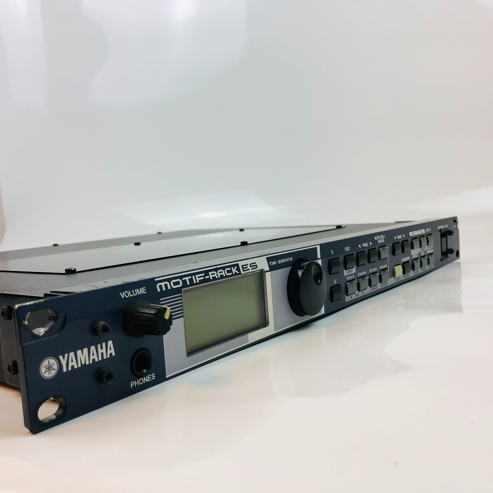 YAMAHA MOTIF-RACK ES Synthesizer Effector Tone Generator YAMAHA MOTIF-RACK ES Synthesizer Effector Tone Generator