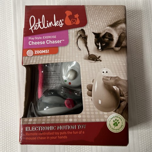 Petlinks® Cheese Chaser Mouse & Remote Control Cat Toy