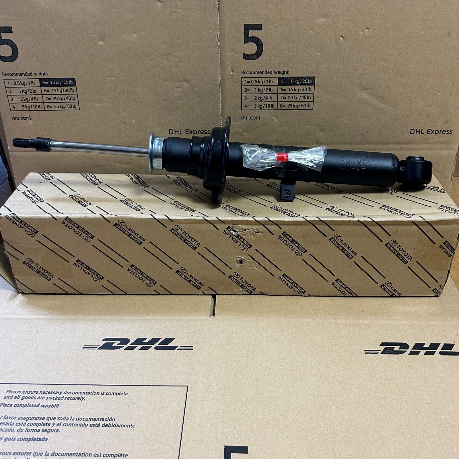 TK NEW】Toyota Genuine Progres ABSORBER ASSY, SHOCK, FRONT
