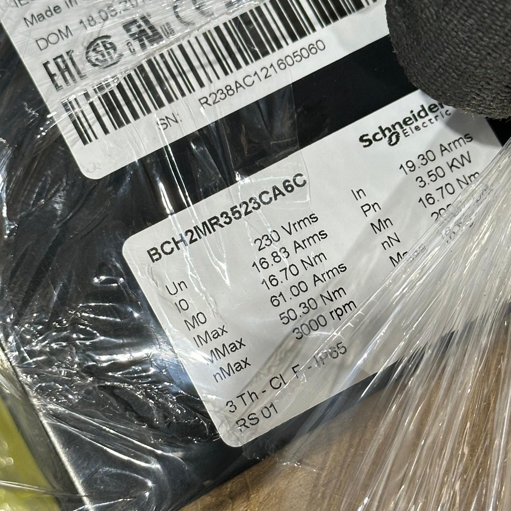 Schneider Electric BCH2MR3523CA6C Lexium BCH2 AC SERVO MOTOR — 4