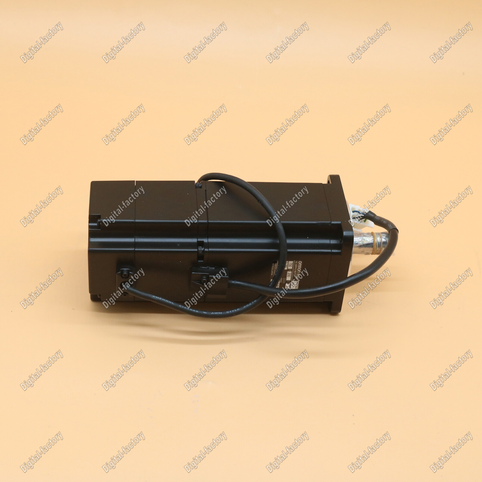 オムロン　サーボモータ　R88m-w75030H Brand New Omron Servo Motor R88M-W75030H-BS1 Quality
