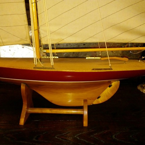 CYBER MONDAY SALE.-  VINTAGE MODEL POND SLOOP SAILING BOAT  NAUTICAL. -