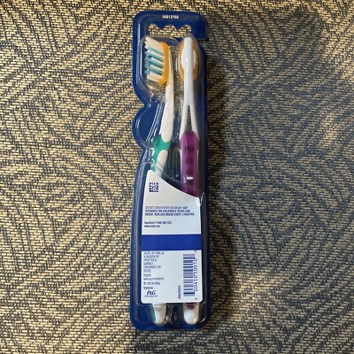 Lot X2 Oral B Pro-Flex Expert Clean Soft Toothbrush (1) Purple & (1) Green BNIP!