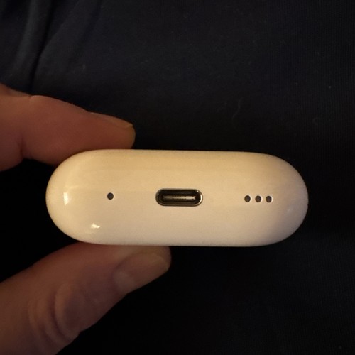 Apple AirPods Pro Replacement Charging Case (2nd Generation Apple AirPods Pro Replacement Charging Case (2nd Generation