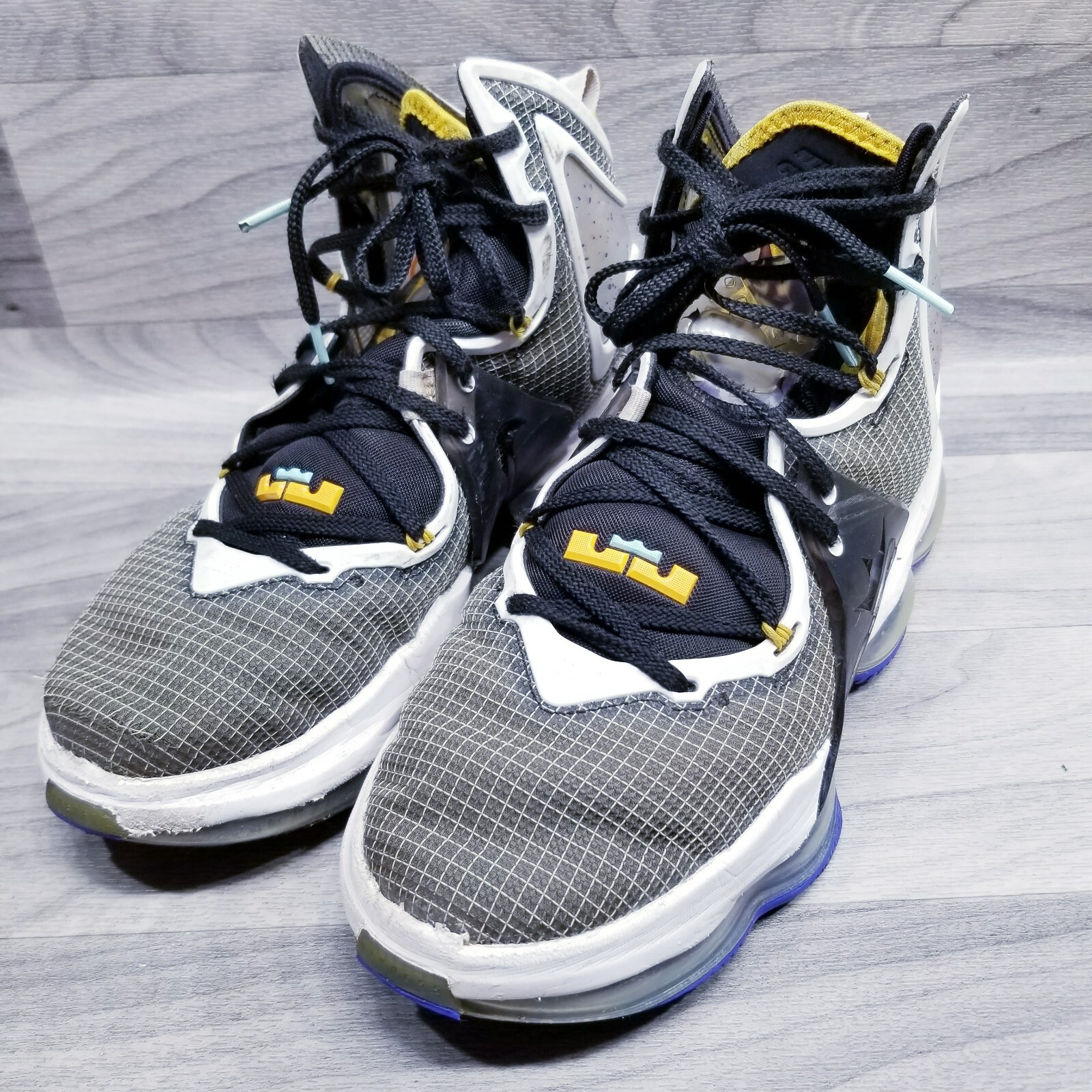 Nike CZ0203-002 LeBron 19 XIX 'Graduate' Black Gold Purple