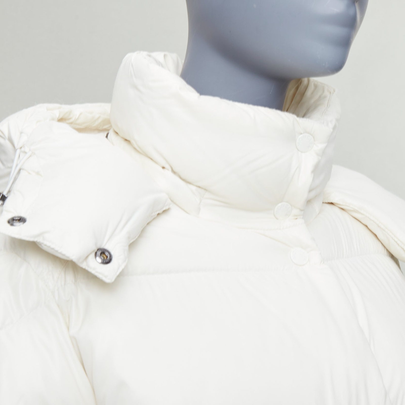 MONCLER Cavettaz Giubbotto off white goose down long puffer