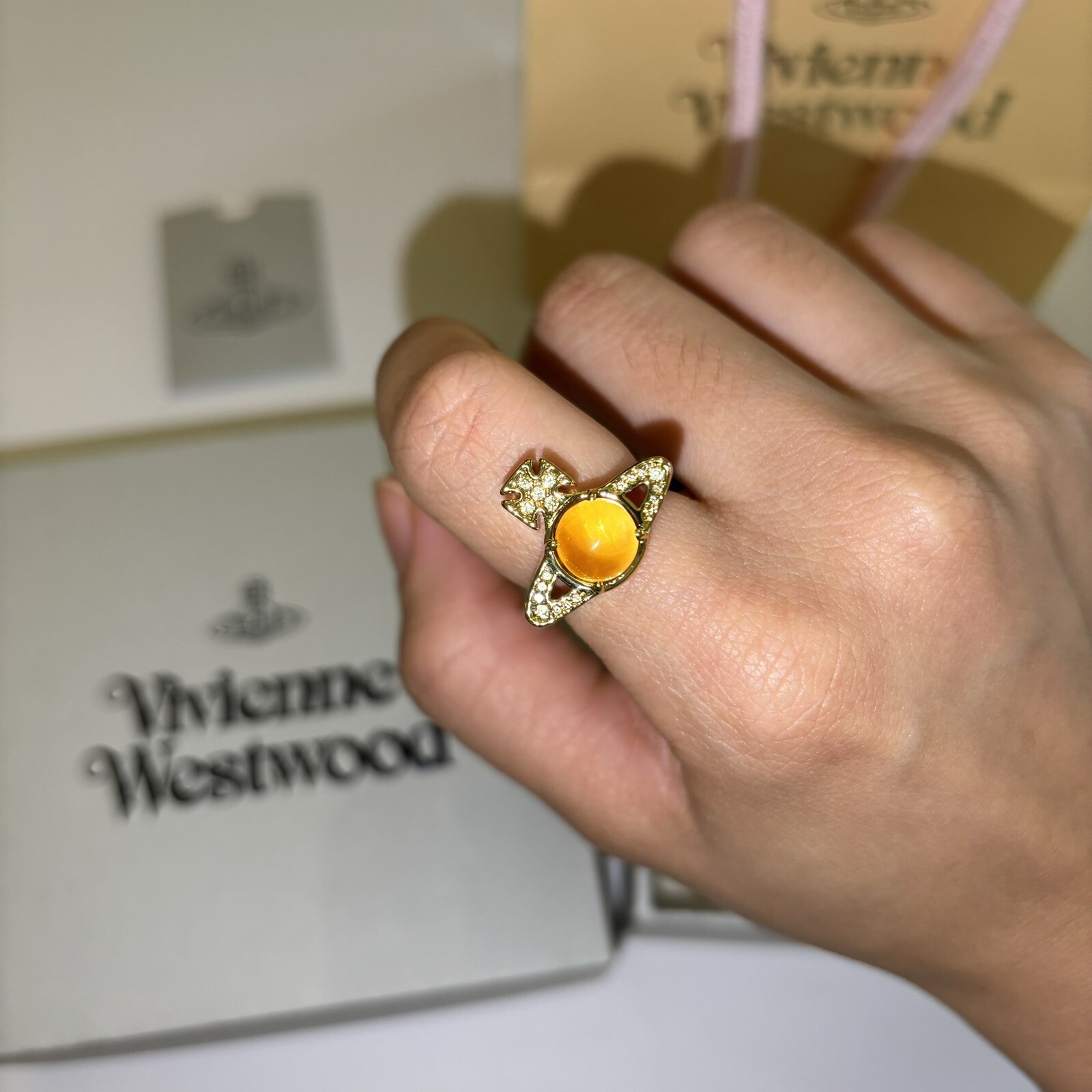 vivienne westwood 美品✨ Jacinda Orb Ring Vivienne Westwood Shooting Star Crystal Saturn Orb Ring