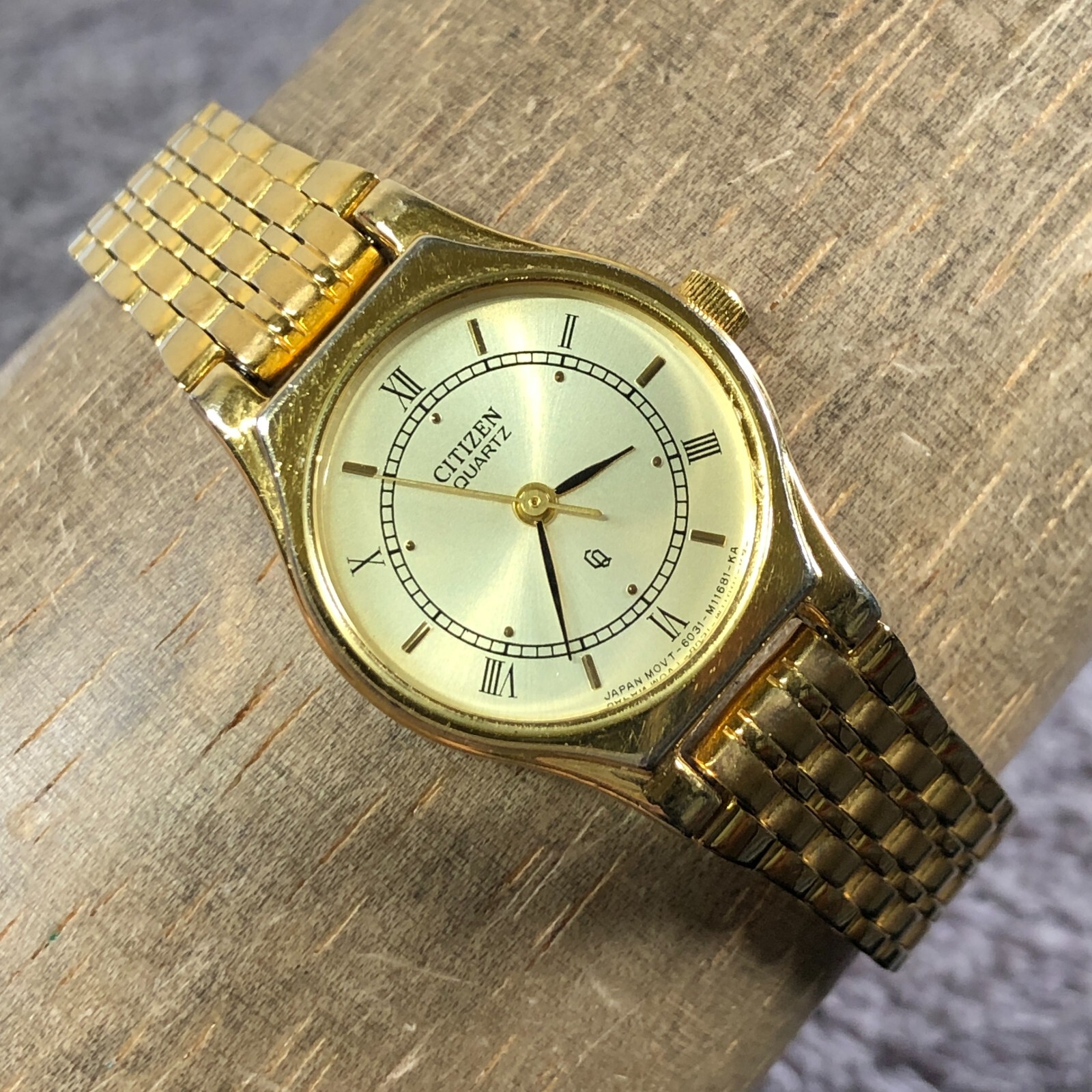 Citizen CQ Women 8031-07864 Dress Gold Tone Round 22mm