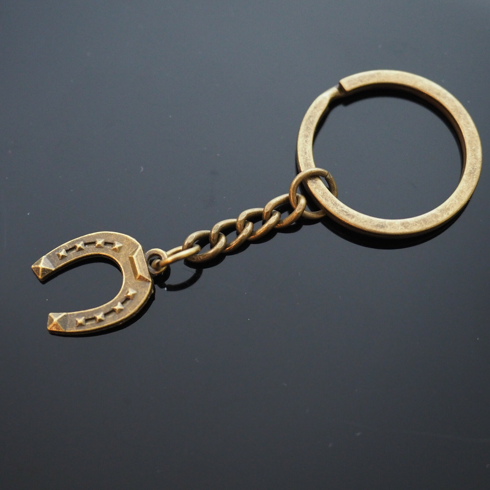 Vintage Horseshoe Lucky Charm Pendant Keychain Horse Lover Good Luck Gift Bronze
