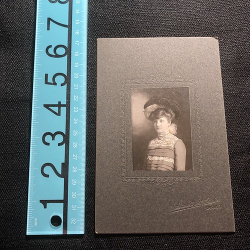 Vintage Antique Photo~ Lace Victorian Era Lady Portrait In Folder Antique Sepia