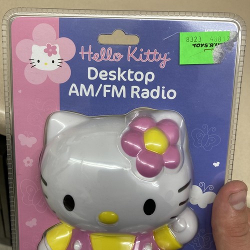 Rare Sealed 2004 Sanrio Hello Kitty AM/FM Radio KT2042 Vintage