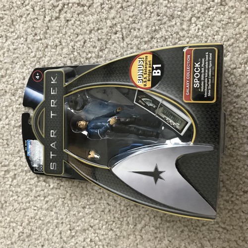 Bundle of 2 Star Trek 2009 Playmates Action Figures~~Spock and Scotty ***Mint***