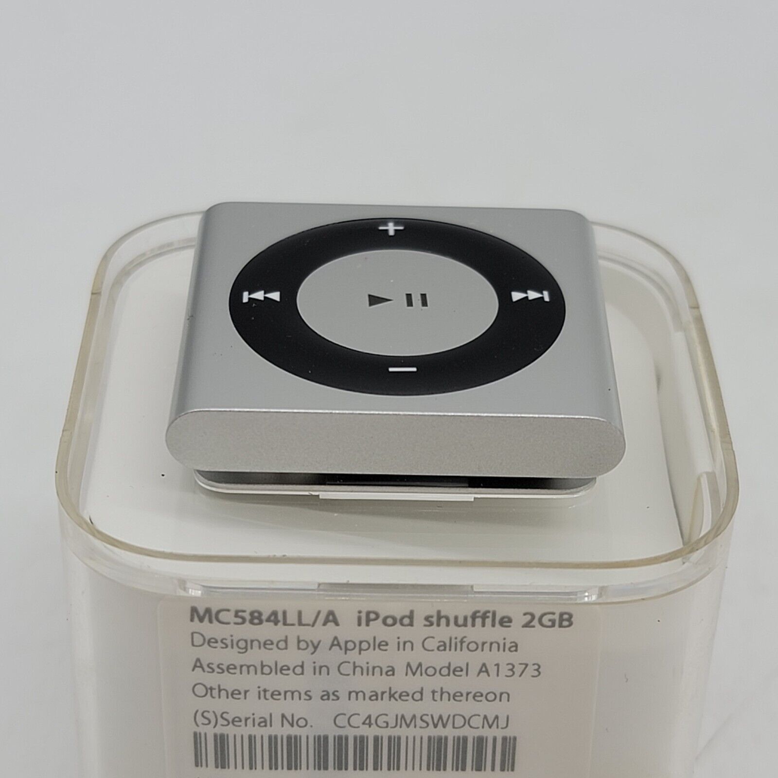 Vintage Apple iPod Shuffle 4th Generation MC584LL/A Silver 2GB With 3.5mm Jack Vintage Apple iPod Shuffle 4th Generation MC584LL/A Silver 2GB With 3.5mm Jack