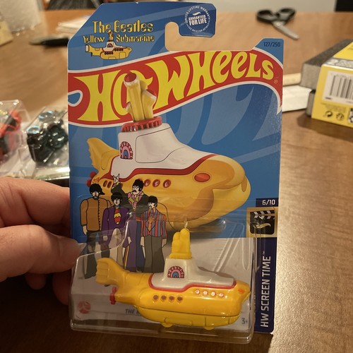 HOT WHEELS -THE BEATLES YELLOW SUBMARINE 6/10 NEW-- | eBay